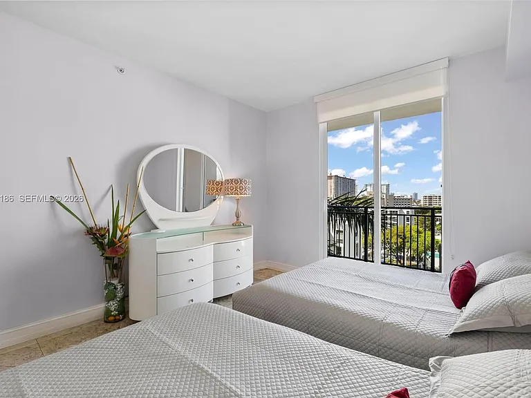 17555 Atlantic Blvd #708 — Photo 38