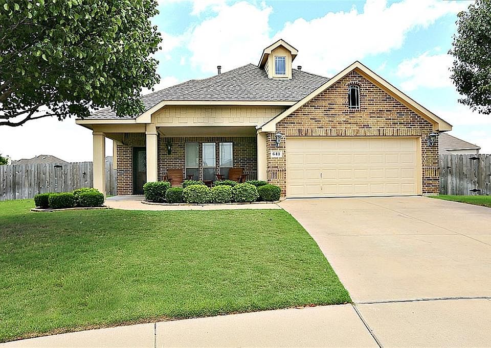 1st image of 611 Arbor Glen Ct