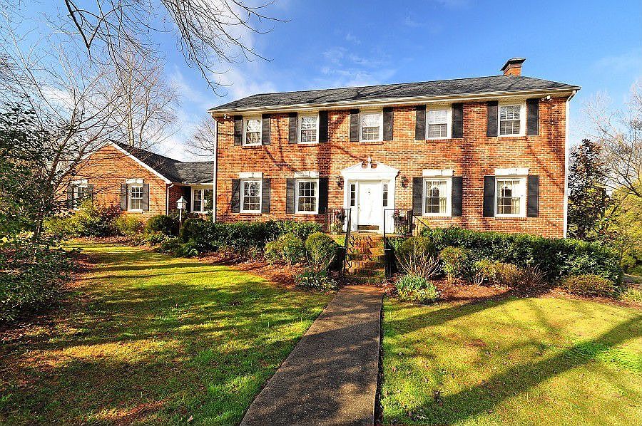 1st image of 400 Glen Arbor Dr