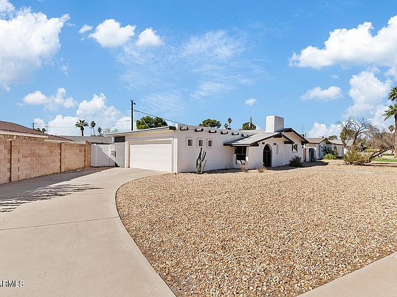 2nd image of 720 N Young --
