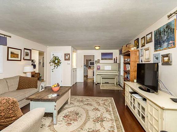 5th image of 1148 Burlington Ave