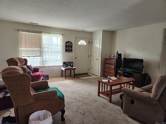 4th image of 114 E Dogwood Ln