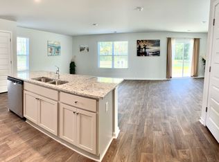 493 Coconut Dr, Bloomingdale, GA 31302