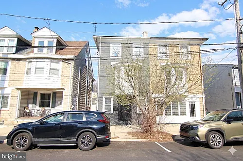 14 Maple St Photo 1