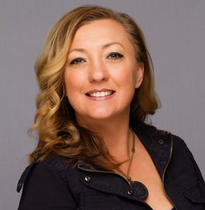 Julia Almstead