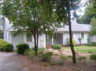 204 N Wall St, Madison, NC 27025
