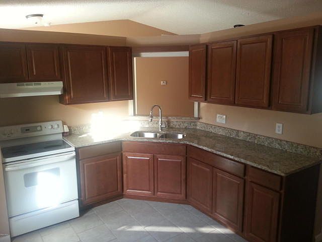 2nd image of 975 Braganza Ave SE