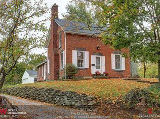 271 Bell St, Chagrin Falls, OH 44022