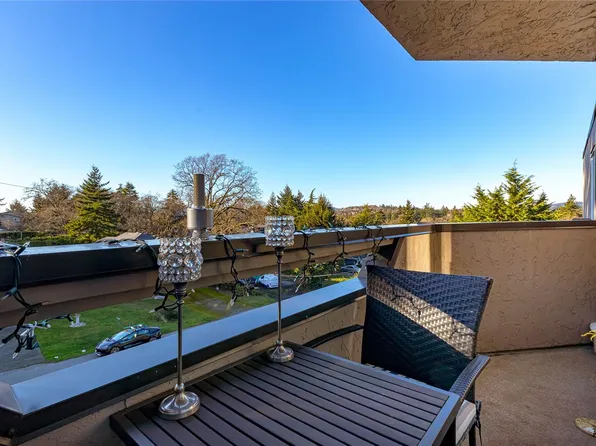 3800 Quadra St #405, Saanich, BC V8X 1H8