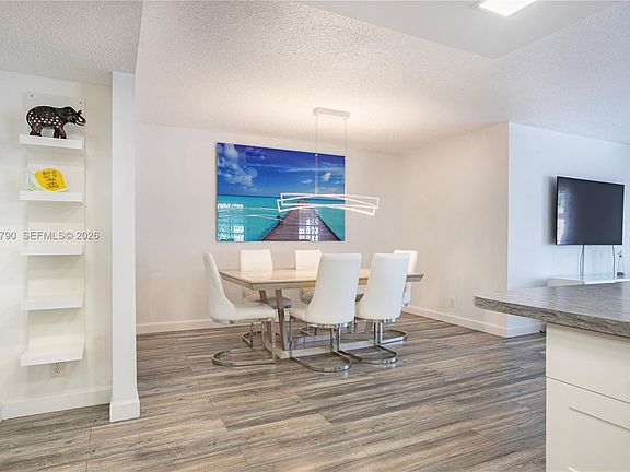 5th image of 3951 NE 19th Rd APT 1702