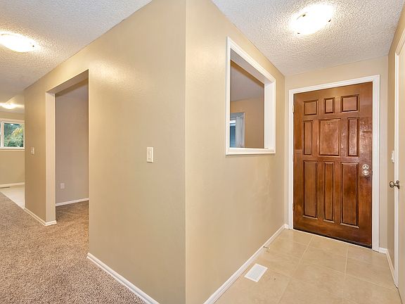 3rd image of 109 Lila Ct