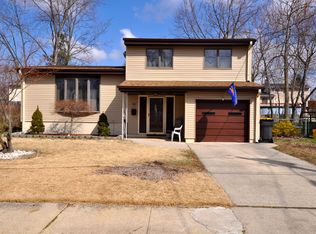 10 Clover St, Old Bridge, NJ 08857