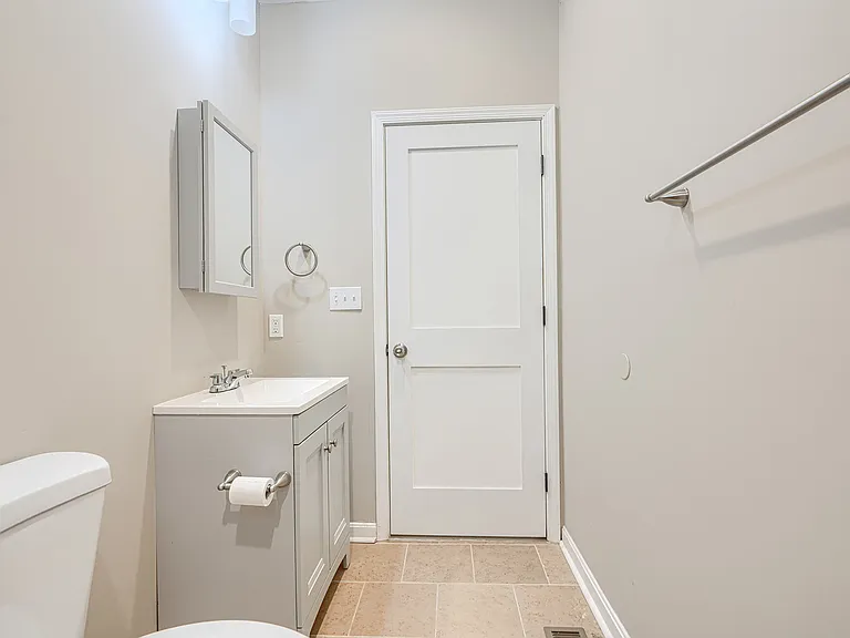 446 N Linwood Ave #1 — Photo 12