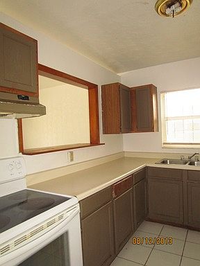 5th image of 3409 Lindell Ave