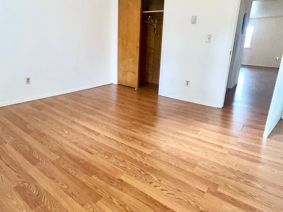 Bedroom 1, large closet