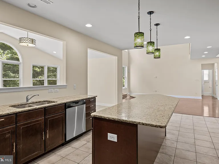 209 Peony Ln — Photo 18