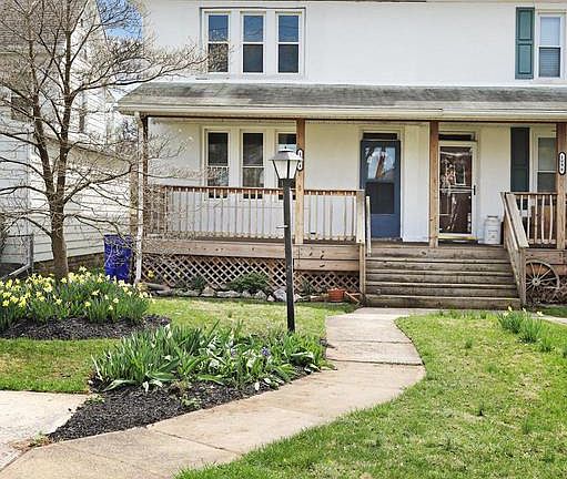 3rd image of 1094 Virginia Ave