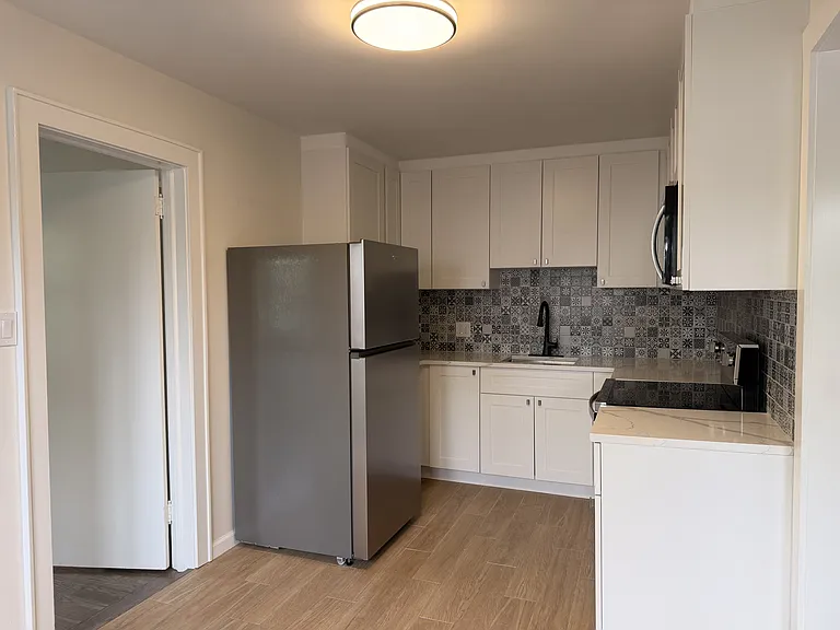 1020 Raritan Ave — Photo 6