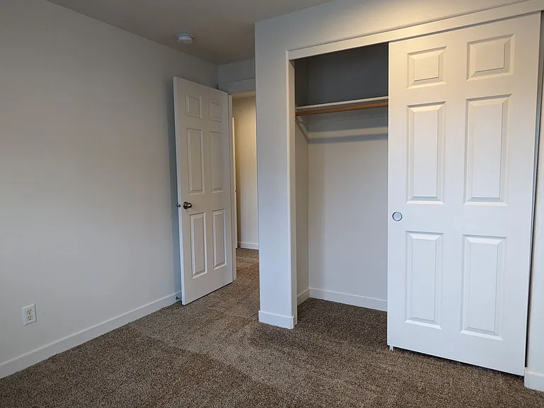Halsey East Townhomes — Photo 77