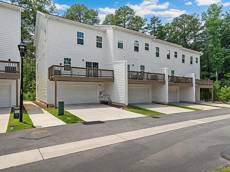 121 Callowhill Ln — Photo 22
