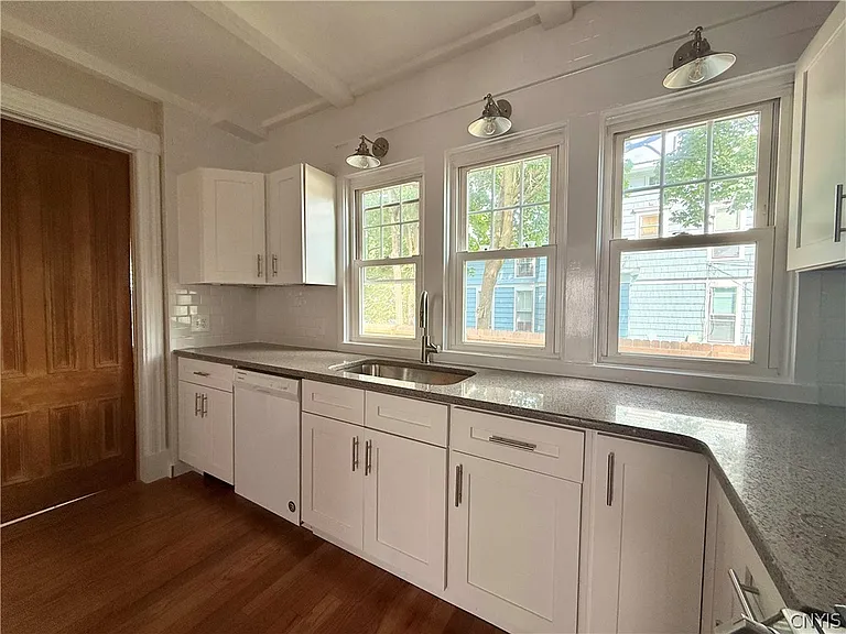 203 Keyes Ave — Photo 8