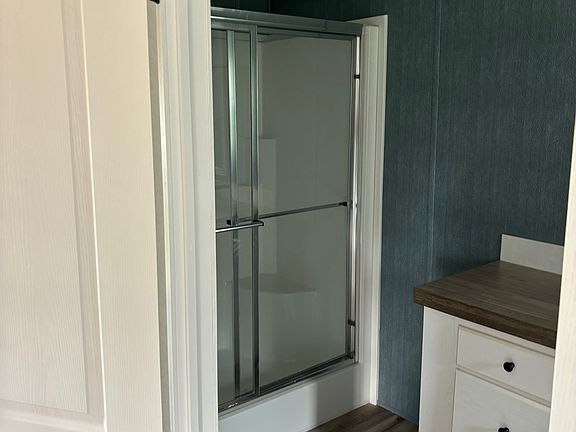 5th image of 111 Charlotte Ln
