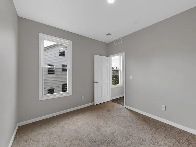 441 Yates St — Photo 15