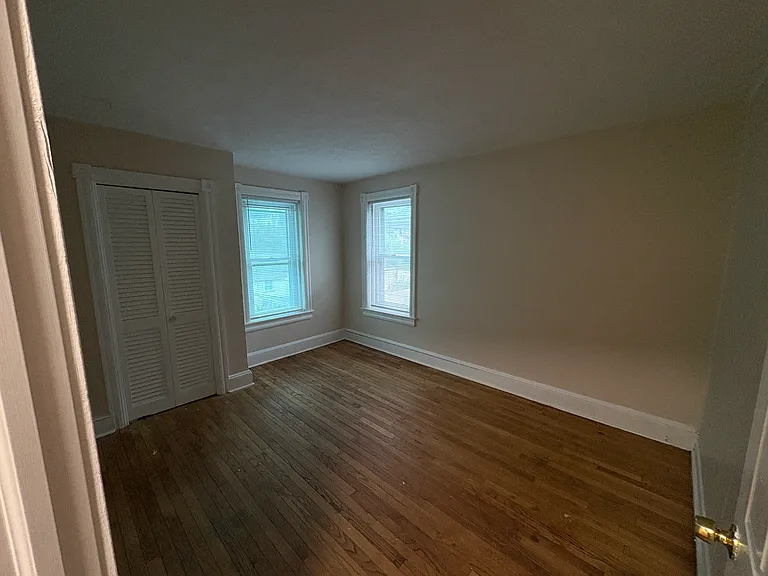 343 Charles St — Photo 9