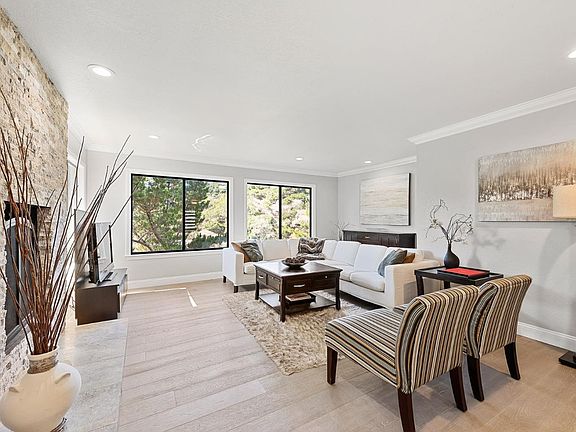 3rd image of 2722 Barclay Way