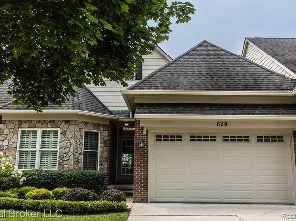 629 Mountain Cir, Rochester, MI 48306