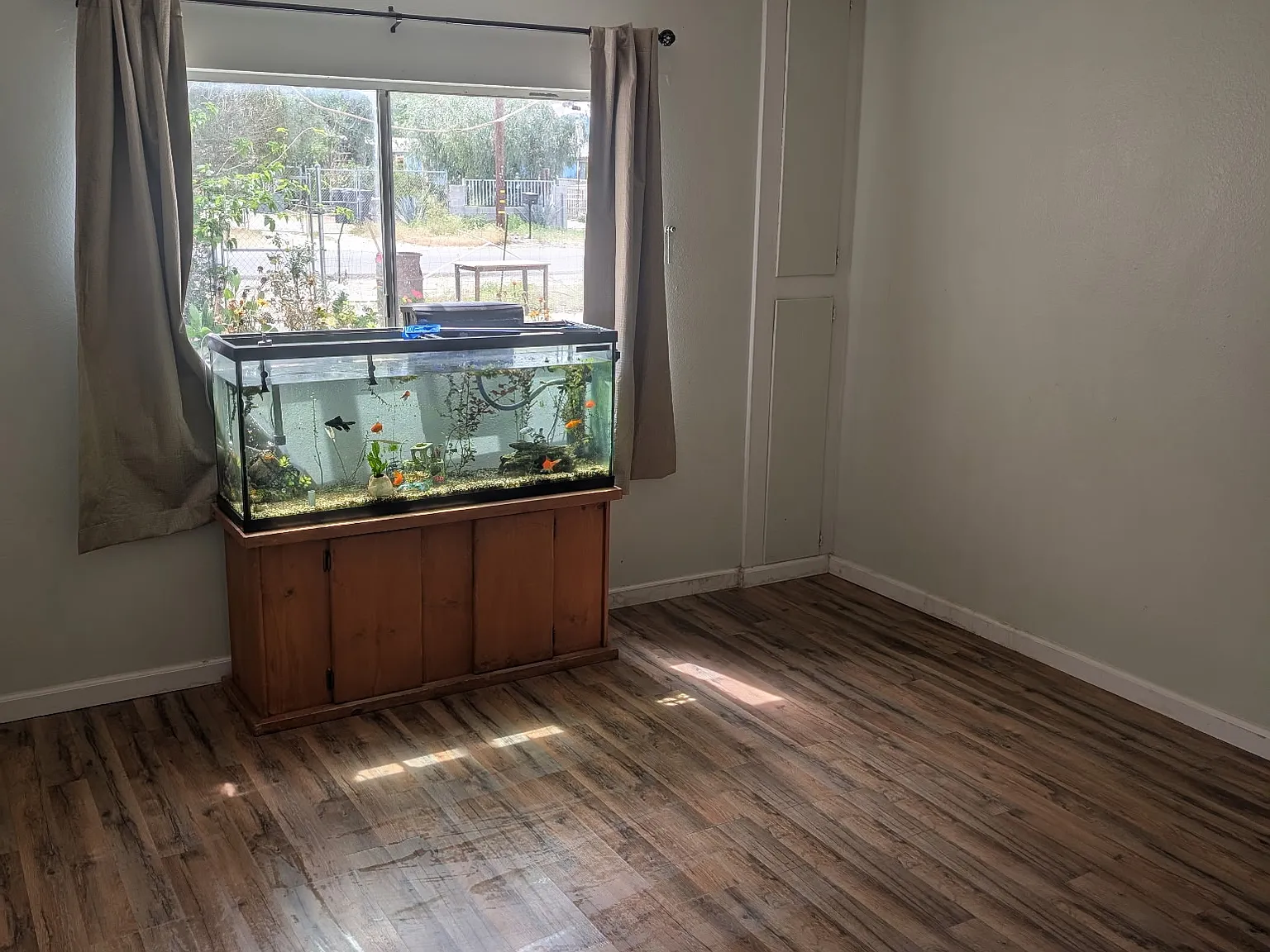 4 bed, 2024 sqft, $650 — Photo 1