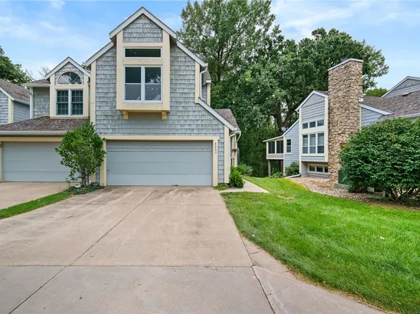 8065 Cobblestone Rd, Urbandale, IA 50322