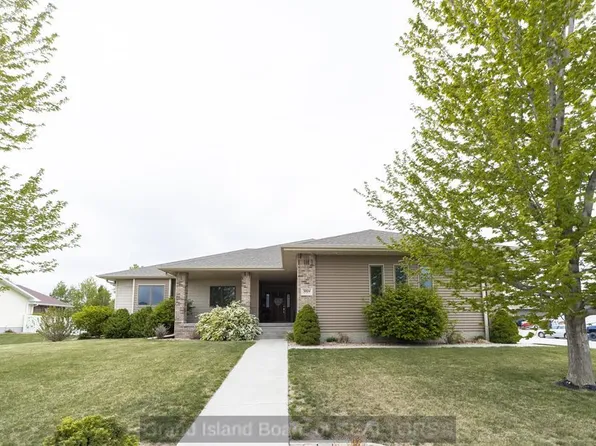 3804 Sparrow Cir, Grand Island, NE 68803