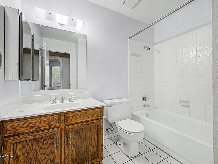 1455 W Mohawk Ln — Photo 18