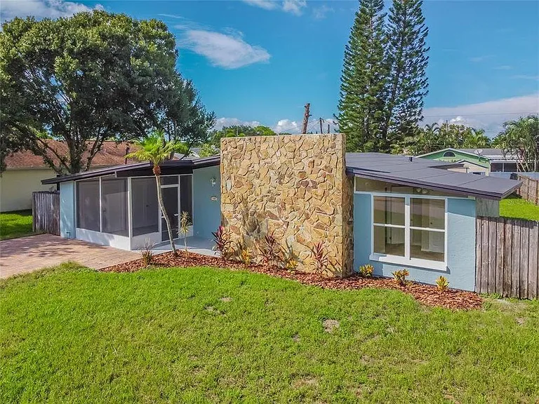 139 Sunlit Cove Dr NE — Photo 4