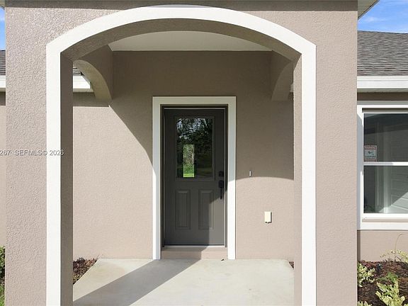 3rd image of 6898 Dickinson Dr