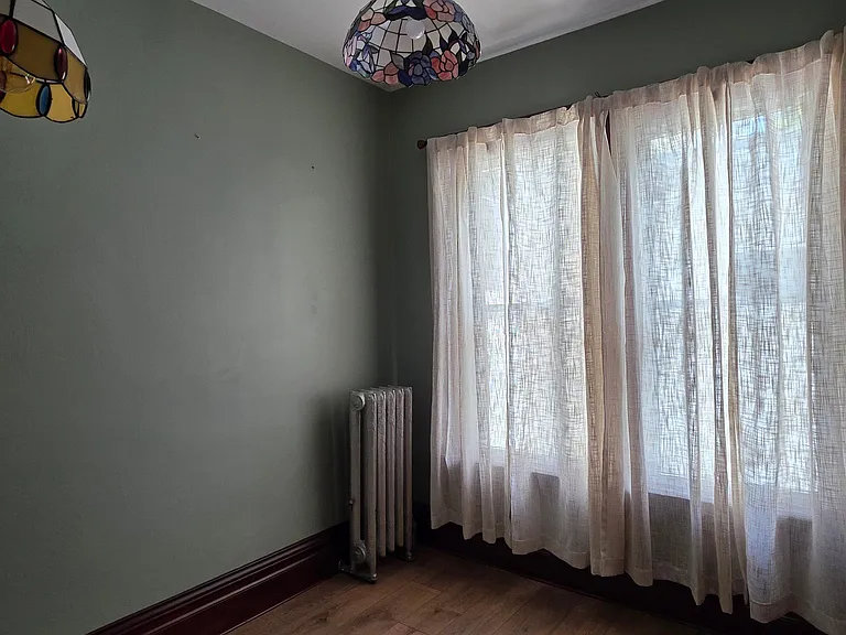 131 W Broadway — Photo 13