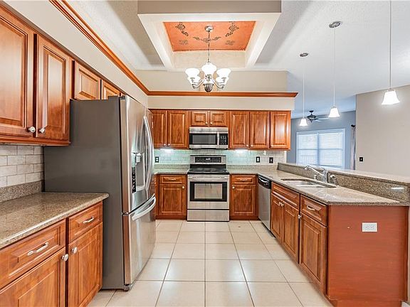 4th image of 14917 Greeley Dr