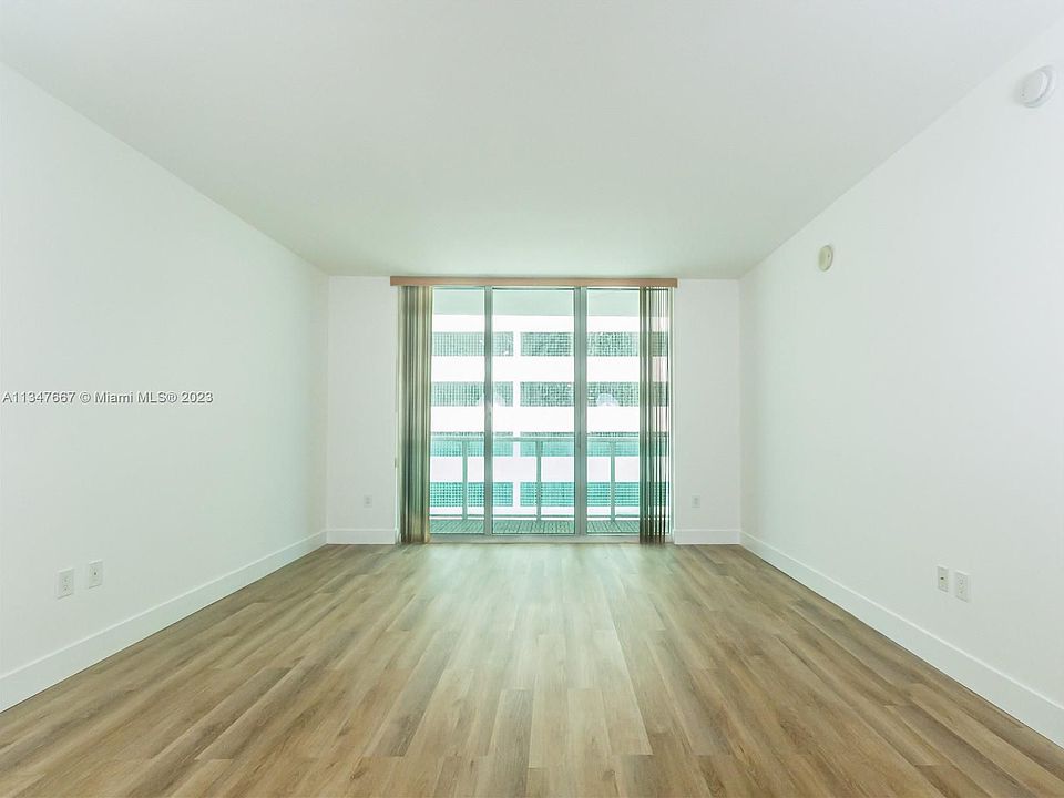 1st image of 186 SE 12th Ter APT 806