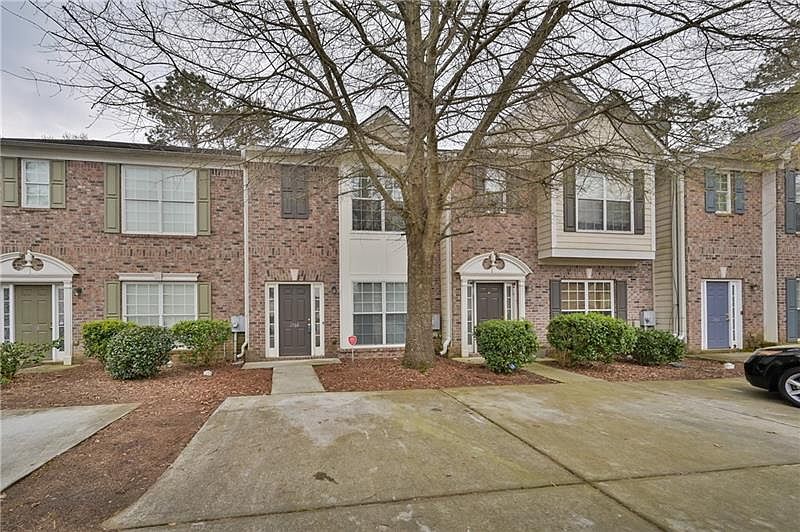 1st image of 2860 Parkway Close
