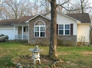 1945 Black Oak Dr, Farmington, MO 63640