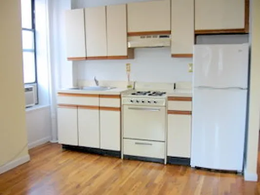 Rented by CitySites Real Estate Group | media 19