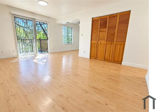 2 bed, 890 sqft, $1,500 — Photo 2