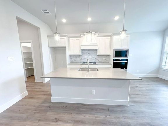 4th image of 9632 Westchester Ln