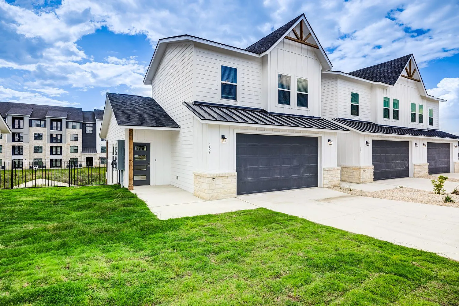 Water's Edge Townhomes — Photo 2