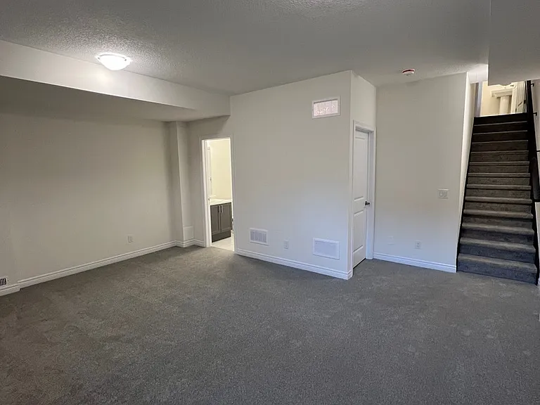 205 Broadacre Dr — Photo 4