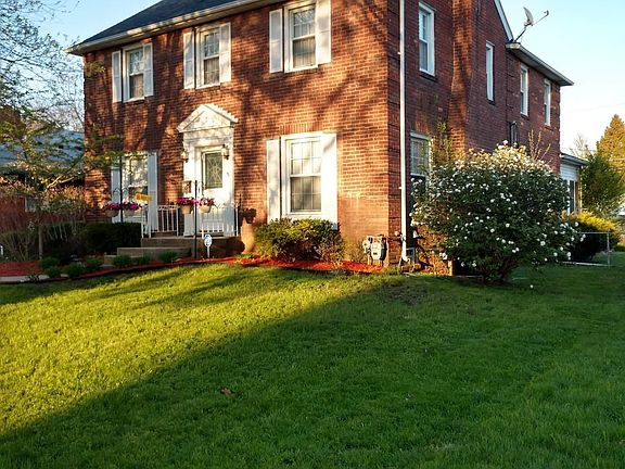 3rd image of 716 Hollywood Dr