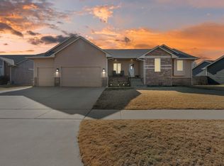 1056 N Meadow Rd, Valley Center, KS 67147