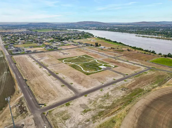8402 Axil Ln, Pasco, WA 99301