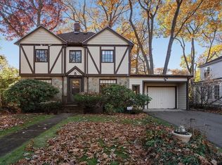 247 W Roxbury Pkwy, Chestnut Hill, MA 02467